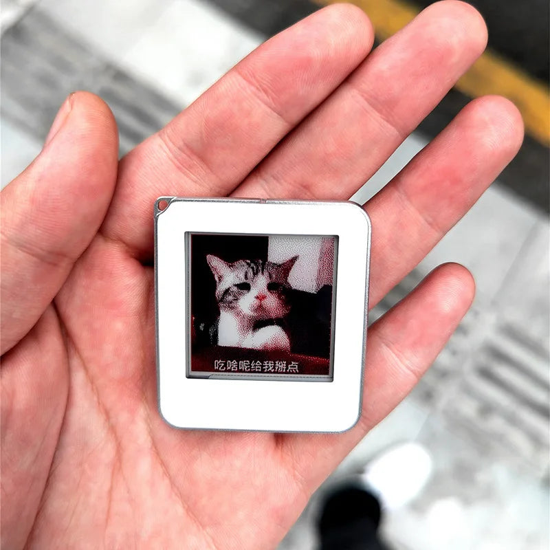 E-ink wireless NFC Smart Picture ePaper Keychain charm